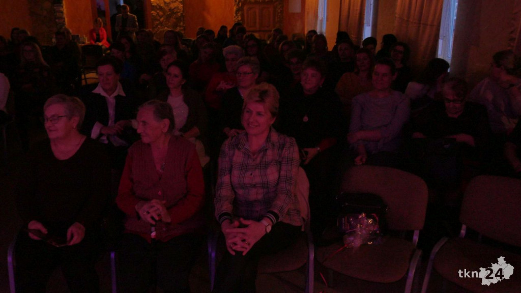 Młoda artystka zaśpiewała w Radoszycach z okazji Dnia Kobiet [wideo, zdjęcia]
