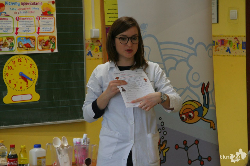 Młodzi badacze sprawdzali dlaczego warto myć zęby. Świetna inicjatywa firmy Henkel [wideo, zdjęcia]