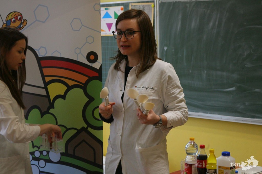 Młodzi badacze sprawdzali dlaczego warto myć zęby. Świetna inicjatywa firmy Henkel [wideo, zdjęcia]
