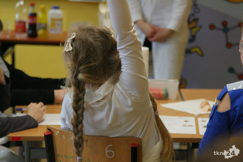Młodzi badacze sprawdzali dlaczego warto myć zęby. Świetna inicjatywa firmy Henkel [wideo, zdjęcia]