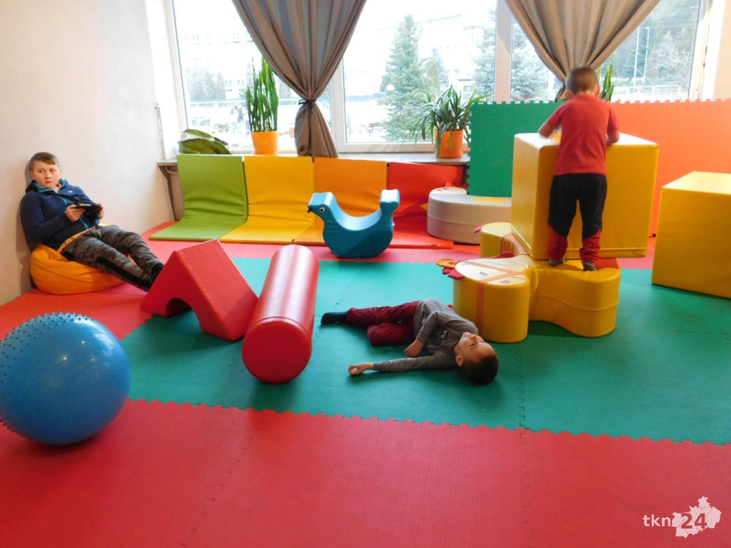 Stąporków: Na Dzień Kobiet z pomocą dla chorego Kacperka [wideo, zdjęcia]