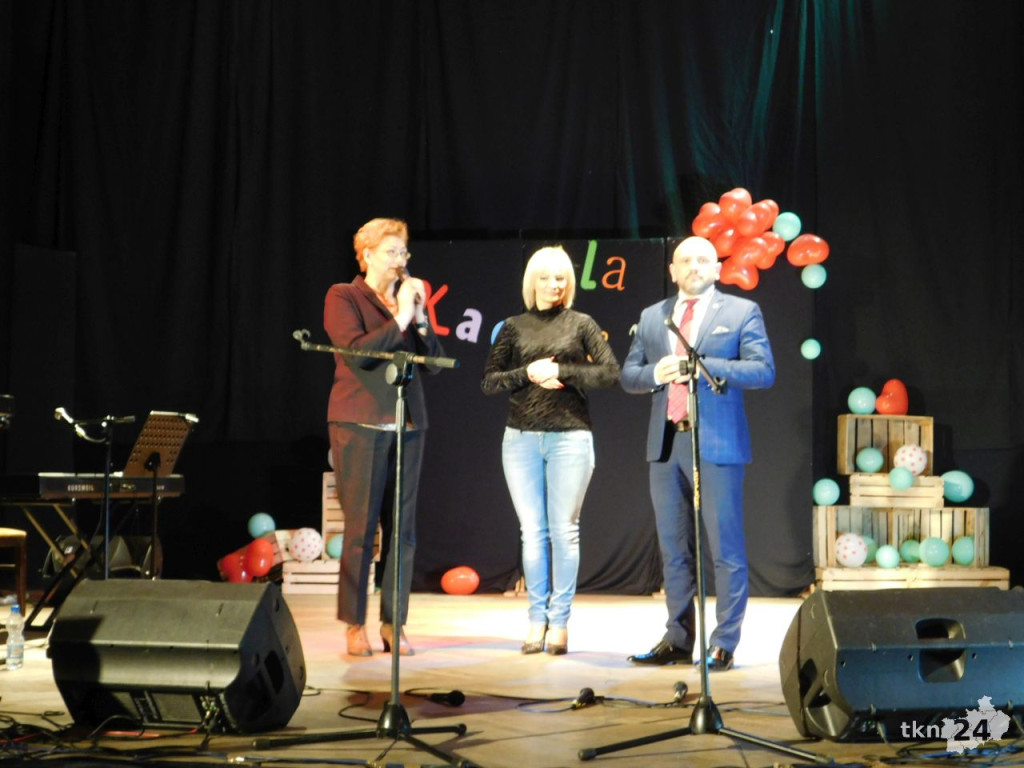 Stąporków: Na Dzień Kobiet z pomocą dla chorego Kacperka [wideo, zdjęcia]