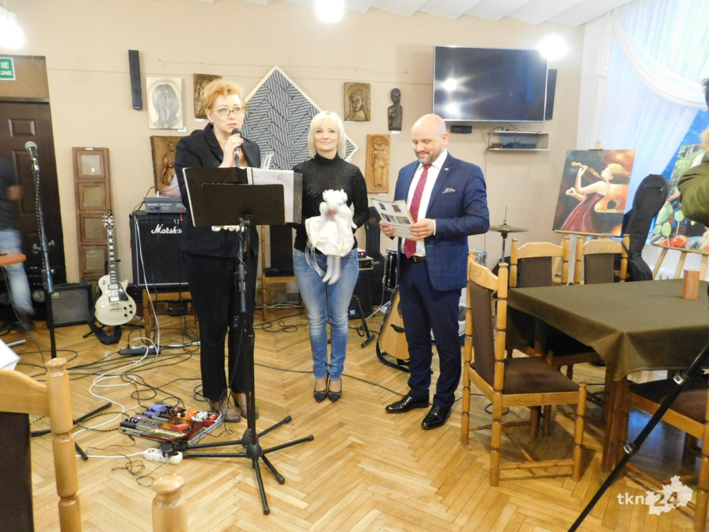 Stąporków: Na Dzień Kobiet z pomocą dla chorego Kacperka [wideo, zdjęcia]