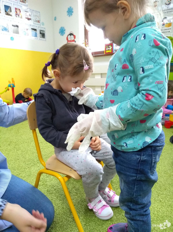 Dzieciaki ze `Słoneczka` regularnie uczą się pierwszej pomocy [zdjęcia]