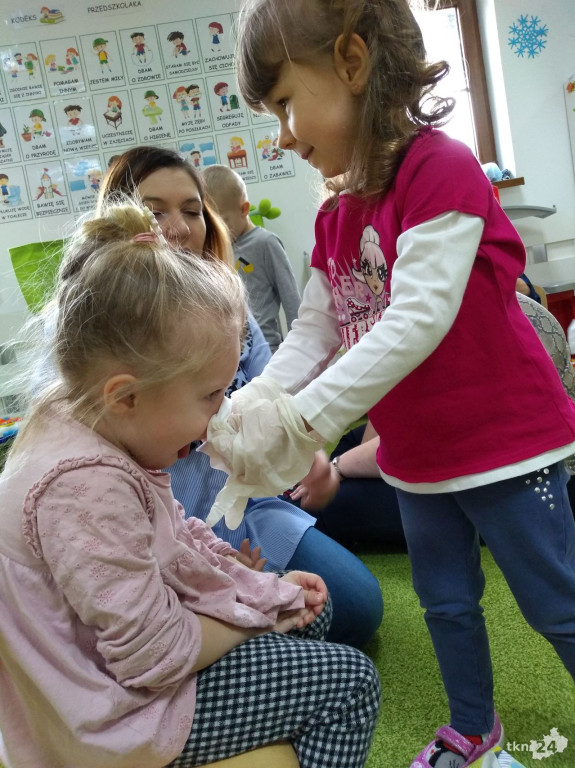 Dzieciaki ze `Słoneczka` regularnie uczą się pierwszej pomocy [zdjęcia]