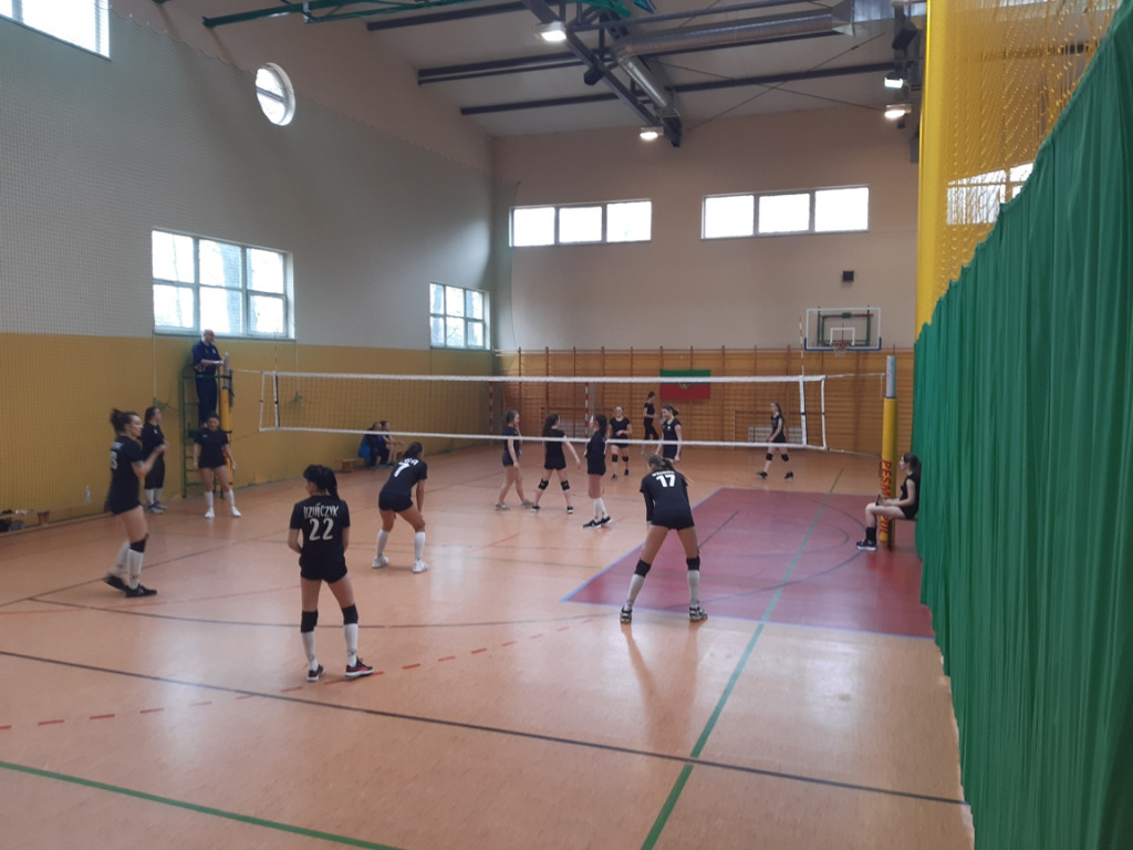 31 raz w Fałkowie na Dzień Kobiet królowała siatkówka [wideo, zdjęcia]