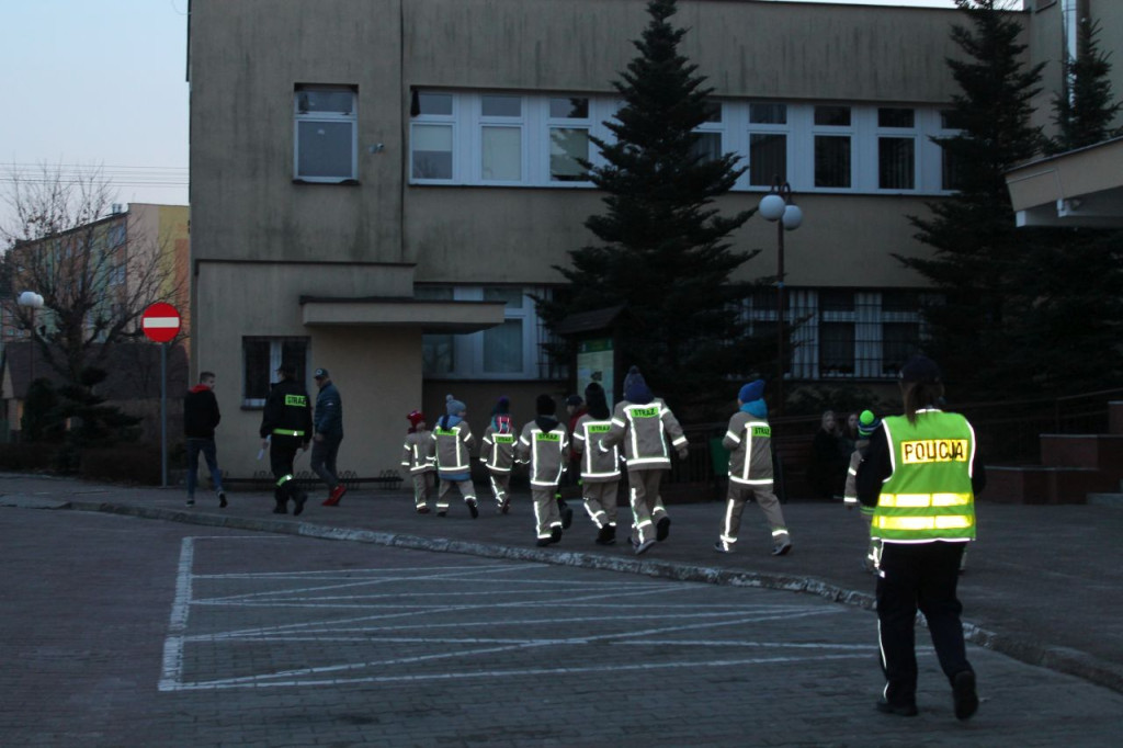 `Poczęstuj się odblaskiem` idąc ulicami Stąporkowa! Startuje ciekawa akcja [zdjęcia]