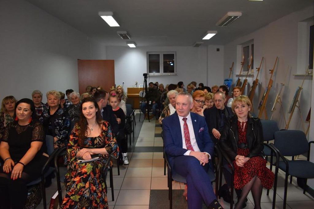 Dzień Kobiet ze sztuką w gminie Gowarczów [wideo, zdjęcia]