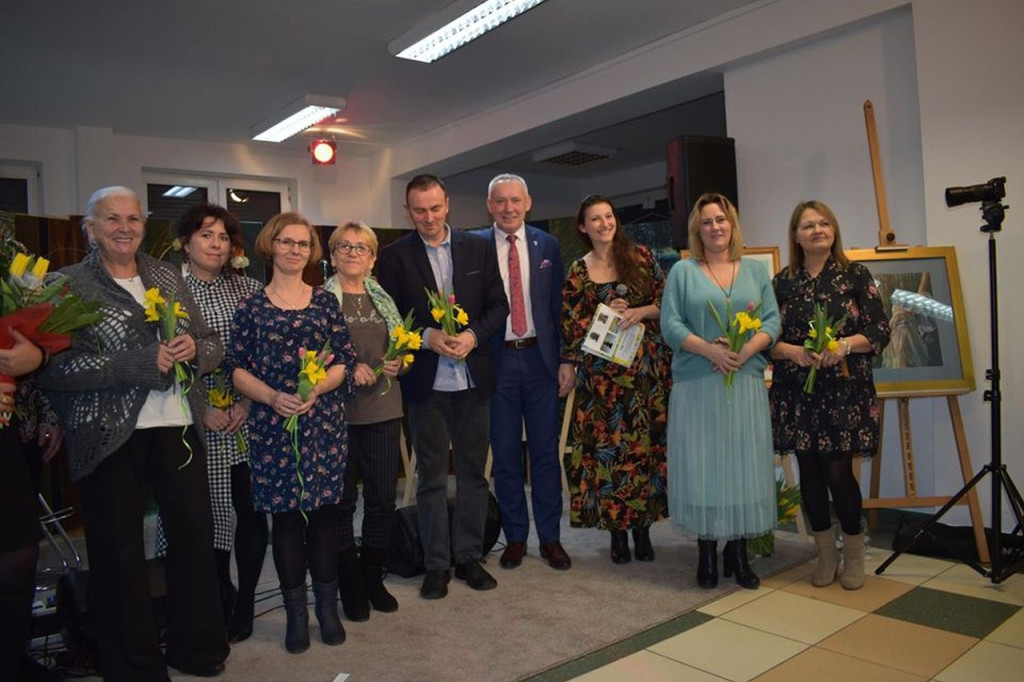 Dzień Kobiet ze sztuką w gminie Gowarczów [wideo, zdjęcia]