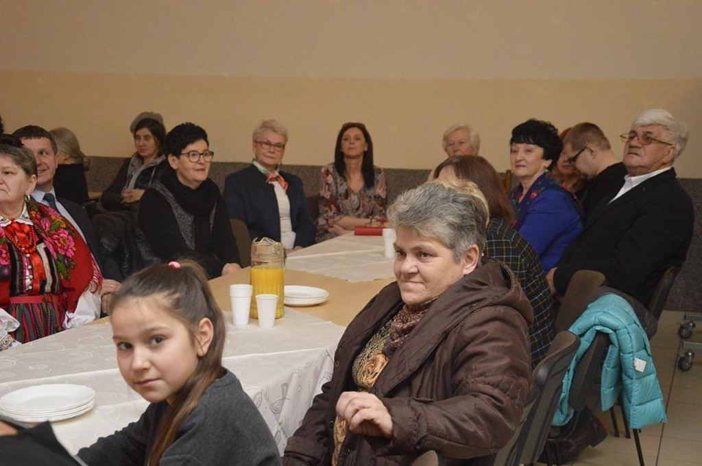 Dzień Kobiet w Rogowie z regionalnymi artystami oraz celem charytatywnym [zdjęcia]