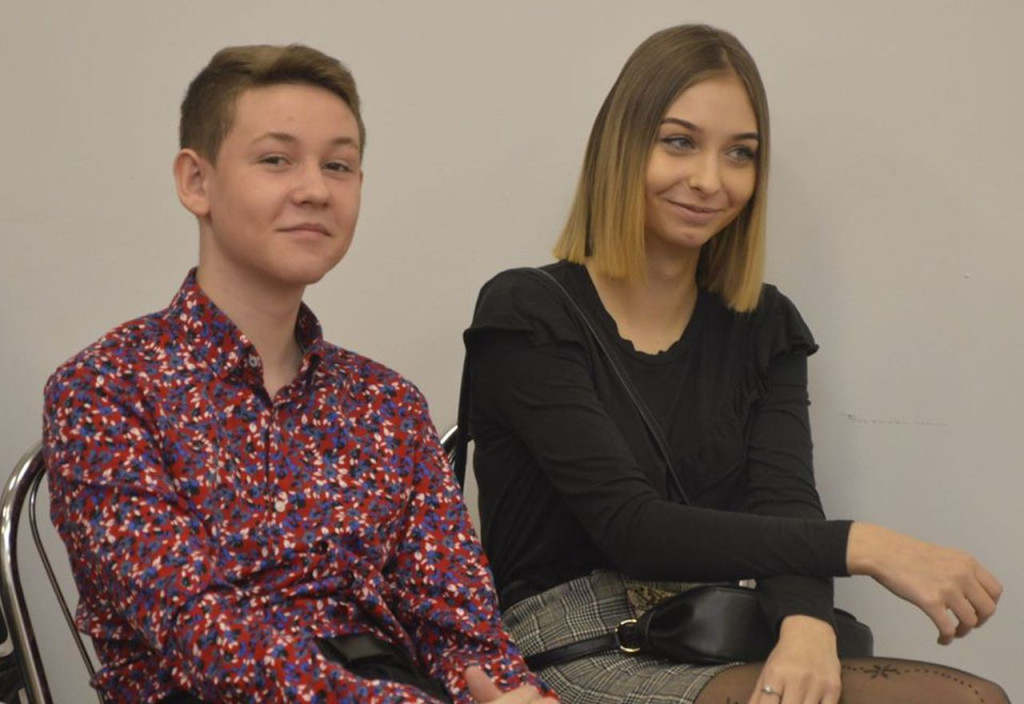 `Korniczanka` i artyści z MGDK wystąpili w Kornicy z okazji Dnia Kobiet [wideo, zdjęcia]