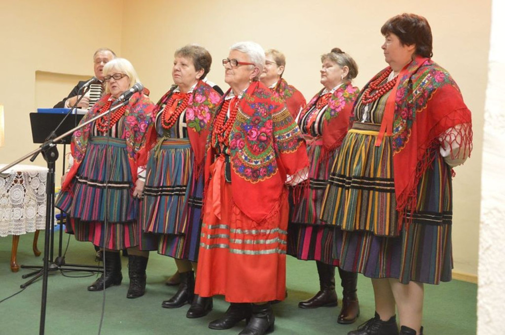 Dzień Kobiet w Rogowie z regionalnymi artystami oraz celem charytatywnym [zdjęcia]