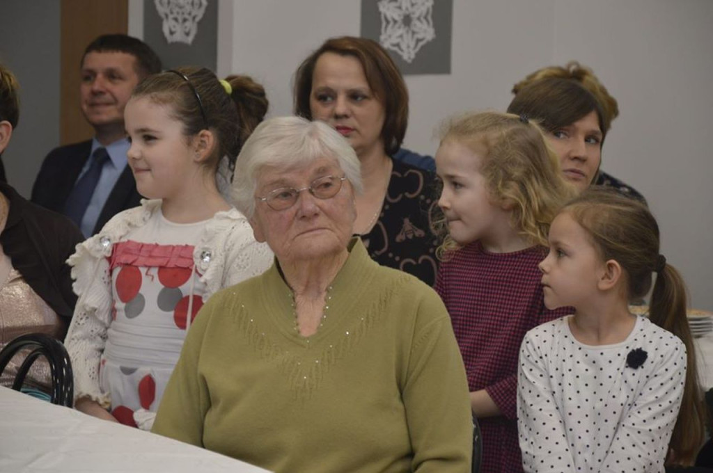 `Korniczanka` i artyści z MGDK wystąpili w Kornicy z okazji Dnia Kobiet [wideo, zdjęcia]
