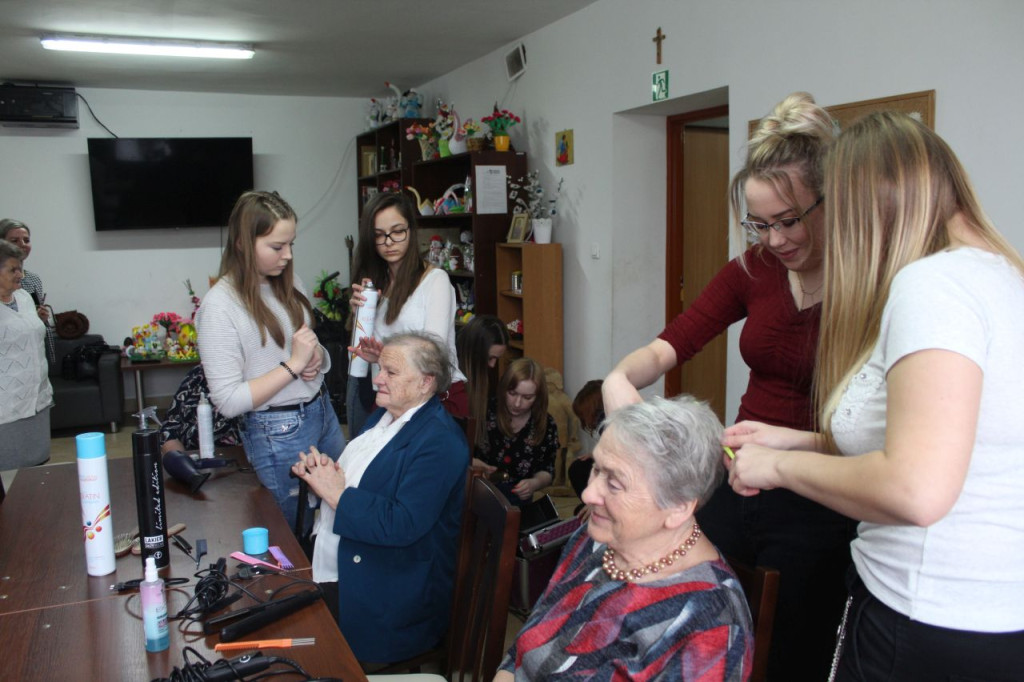 Kobiety i świat nie liczą lat. Uroczystość w gminie Słupia Konecka