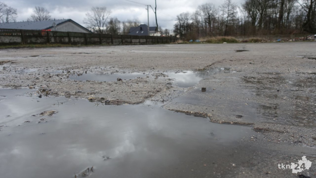 Fałków: Remont placu targowego. Targi przeniesione [wideo, zdjęcia]