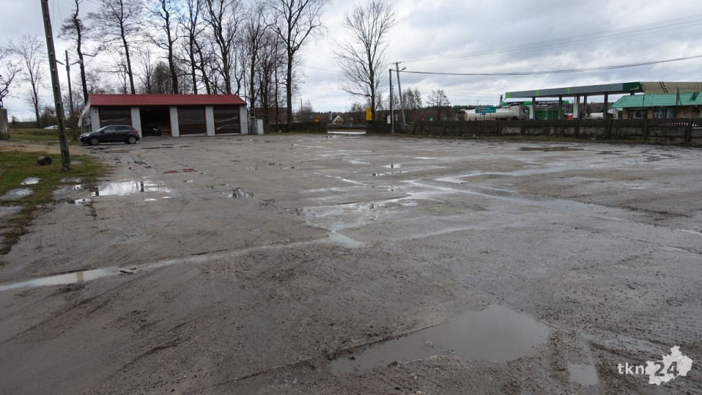 Fałków: Remont placu targowego. Targi przeniesione [wideo, zdjęcia]