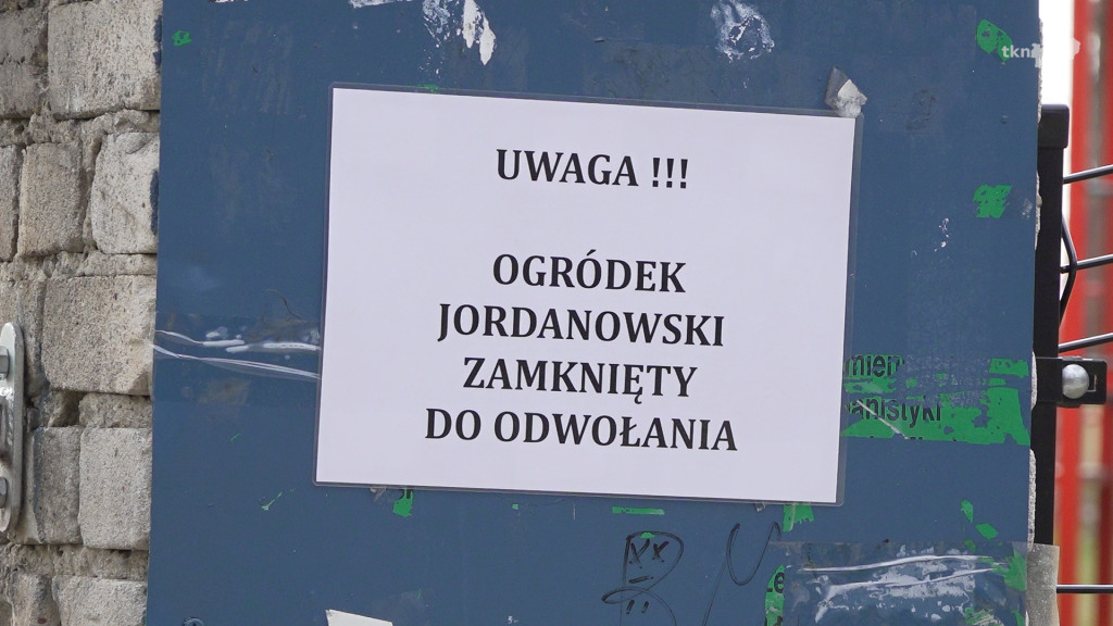Place zabaw w Końskich pozamykane... ale czy na pewno? [wideo, zdjęcia]