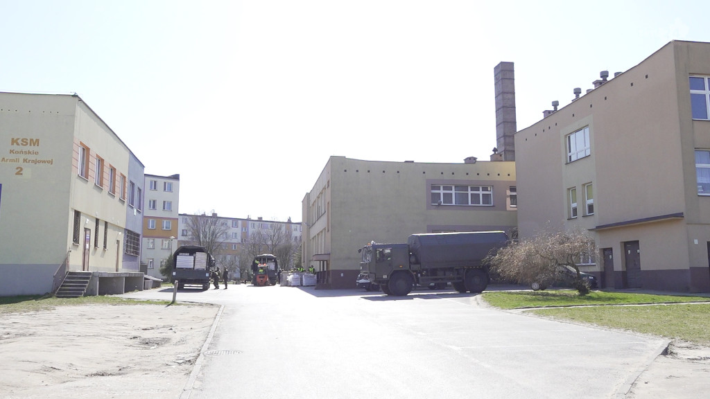 Niemal 18 ton żywności dla potrzebujących dotarło do Końskich! [wideo, zdjęcia]
