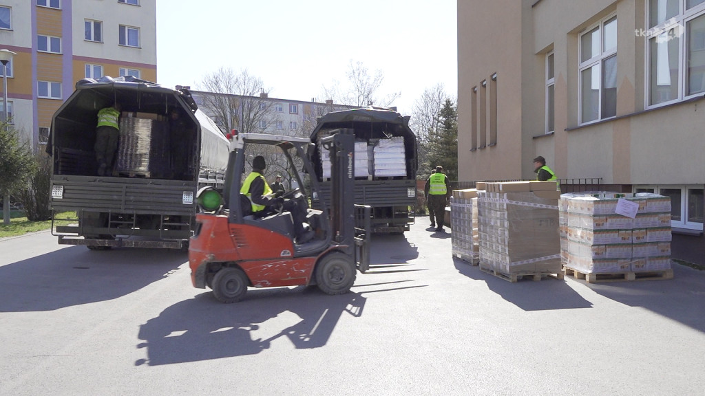 Niemal 18 ton żywności dla potrzebujących dotarło do Końskich! [wideo, zdjęcia]