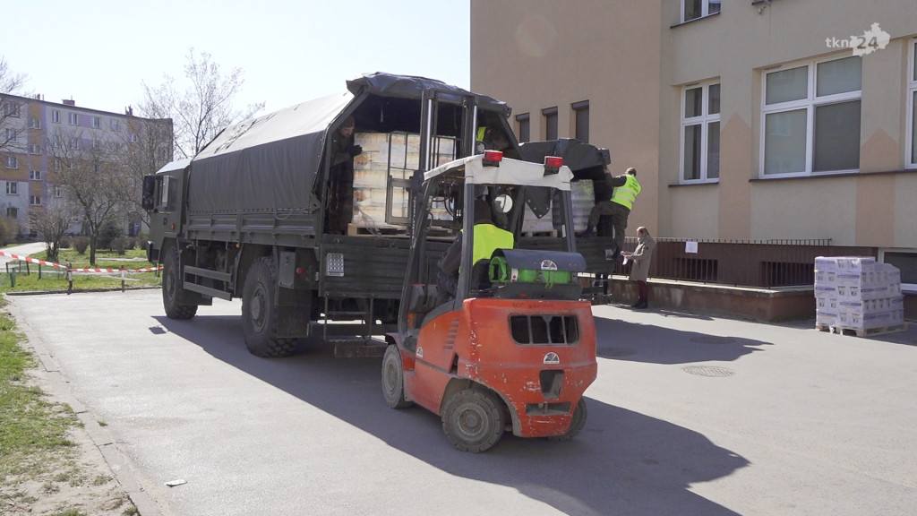 Niemal 18 ton żywności dla potrzebujących dotarło do Końskich! [wideo, zdjęcia]