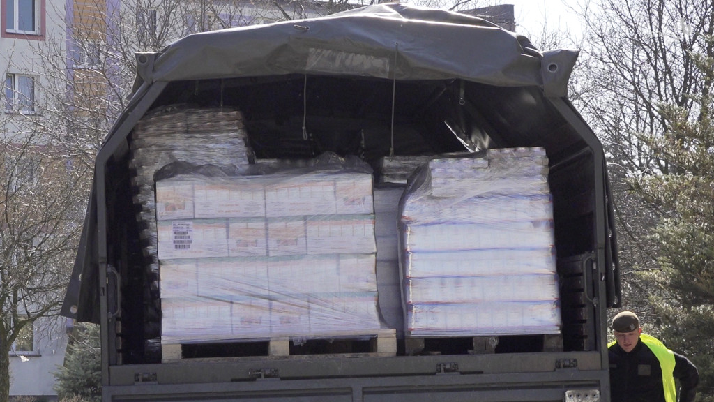 Niemal 18 ton żywności dla potrzebujących dotarło do Końskich! [wideo, zdjęcia]