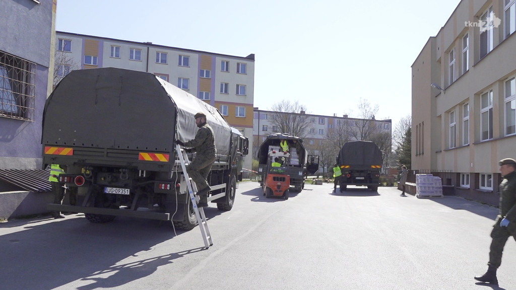 Niemal 18 ton żywności dla potrzebujących dotarło do Końskich! [wideo, zdjęcia]