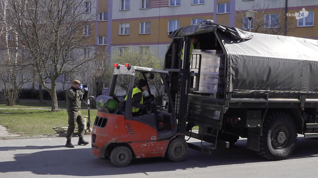 Niemal 18 ton żywności dla potrzebujących dotarło do Końskich! [wideo, zdjęcia]