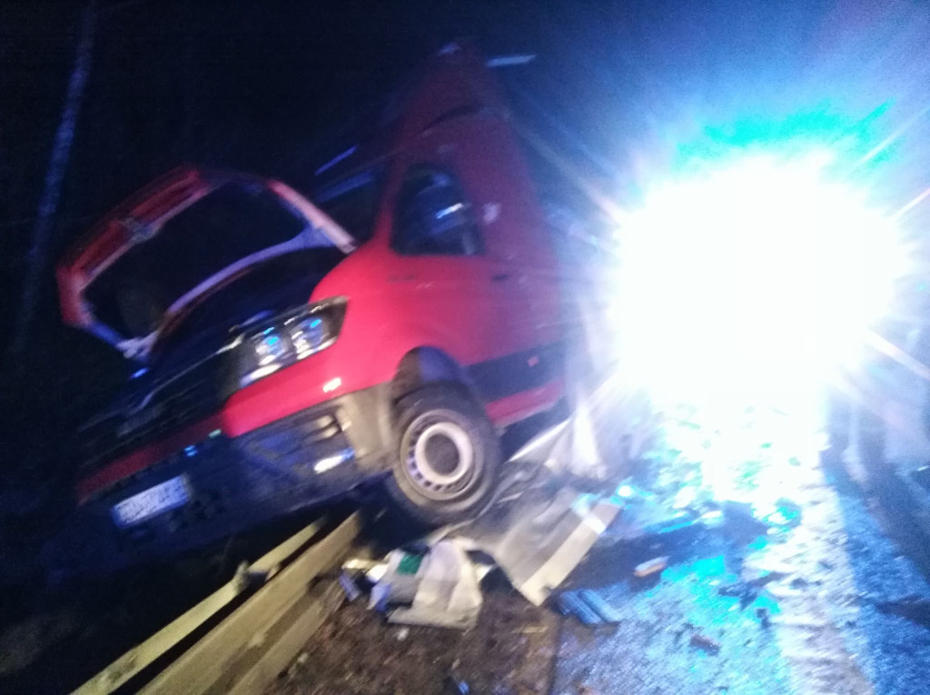 Groźnie wyglądająca kolizja i jedna osoba w szpitalu [zdjęcia]