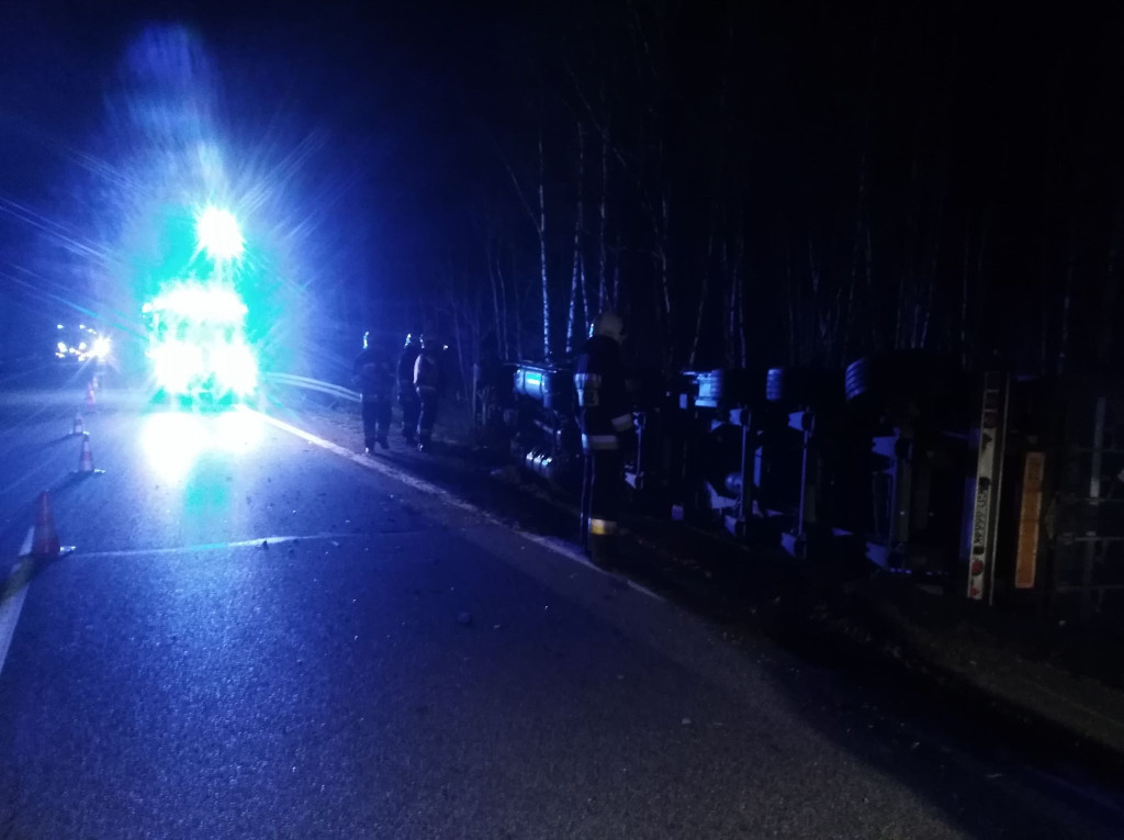 Groźnie wyglądająca kolizja i jedna osoba w szpitalu [zdjęcia]