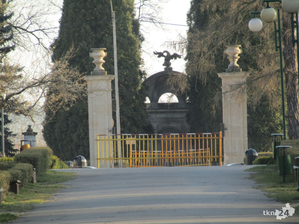 Zamknięty i pusty Park Miejski. Zobaczcie zdjęcia z Końskich [fotogaleria]