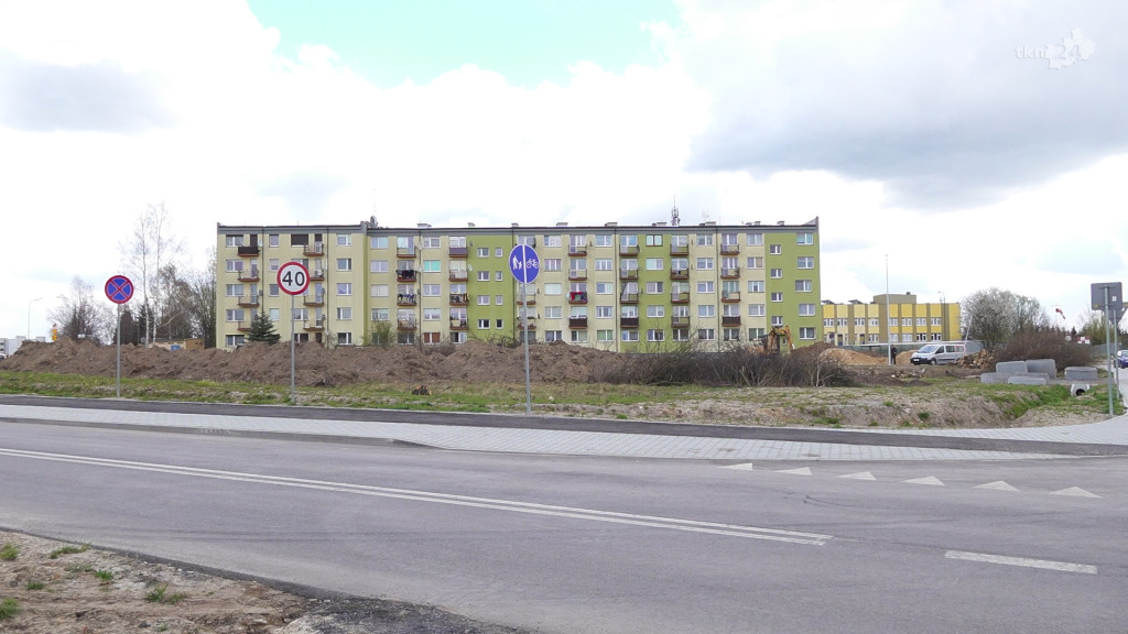 Powstaje parking za szpitalem w Końskich. Będzie nowe 100 miejsc postojowych [wideo, zdjęcia]