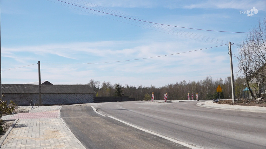 Radoszyce: Przebudowa szesnastu kilometrów Drogi Wojewódzkiej 728 trwa! Efekty są ogromne! [wideo, zdjęcia]