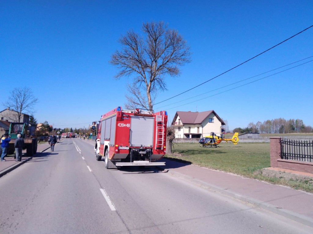 Poważny wypadek w Radoszycach. Przyleciał helikopter [wideo, zdjęcia]