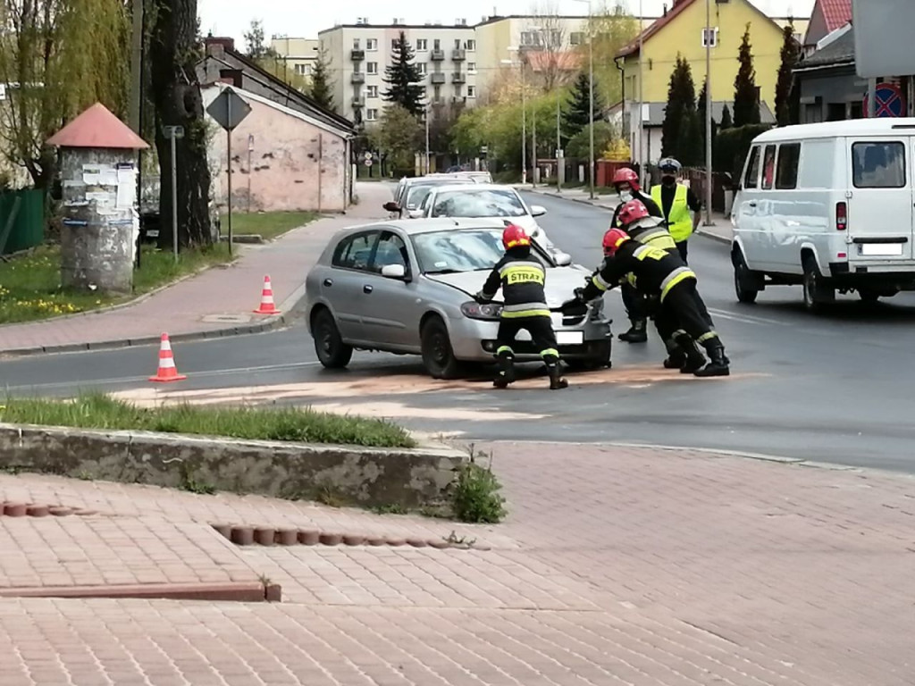 Kolizja na skrzyżowaniu w Końskich [zdjęcia]