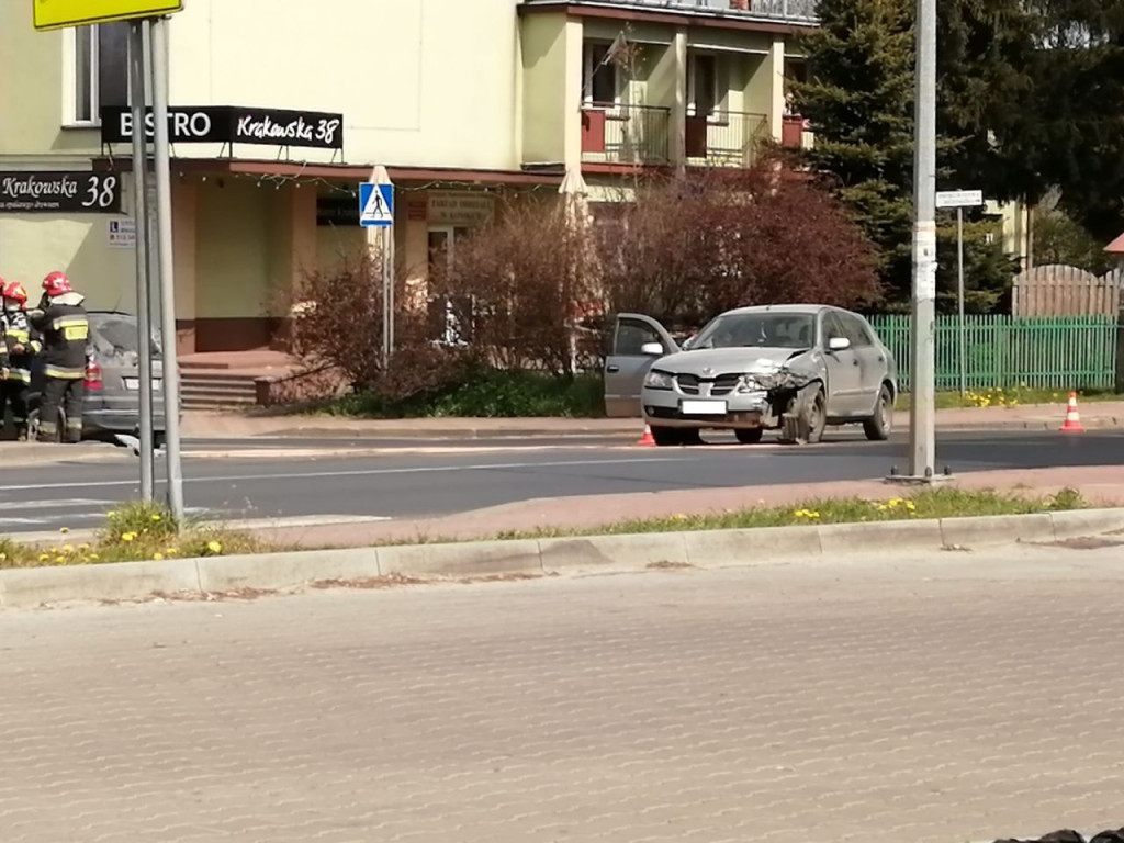Kolizja na skrzyżowaniu w Końskich [zdjęcia]