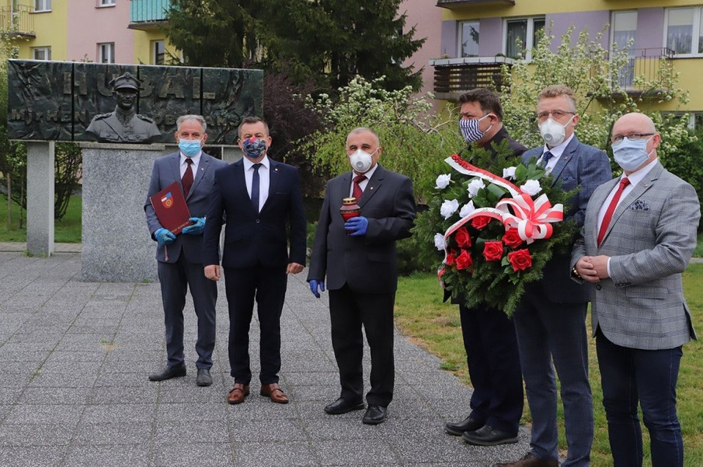 Władze powiatu uczciły rocznicę śmierci Hubala [zdjęcia]