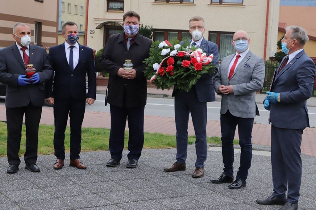 Władze powiatu uczciły rocznicę śmierci Hubala [zdjęcia]