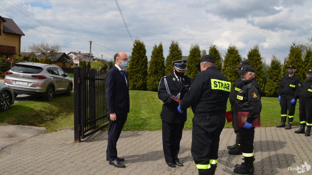 Minister odwiedził strażaków z gminy Końskie z okazji ich dnia [wideo, zdjęcia]