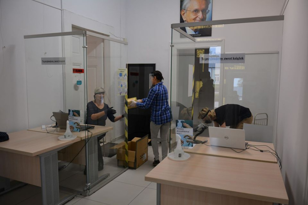 Biblioteka w Końskich wznowiła obsługę czytelników
