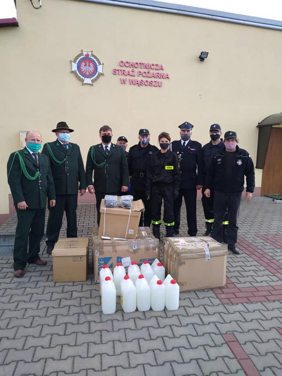Koło łowieckie `LIS` wsparło strażaków ochotników i policjantów w walce z epidemią [zdjęcia]