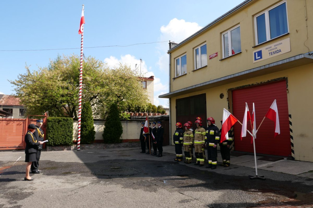 Uroczyste Święto Strażaka i Dzień Flagi na komendzie w Końskich [zdjęcia]