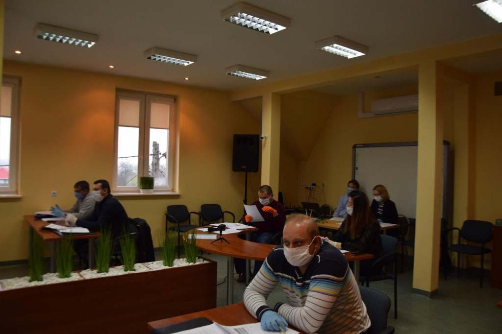 Zmiany w budżecie i edukacji przedszkolnej w gminie Gowarczów - Sesja Rady Gminy [zdjęcia]