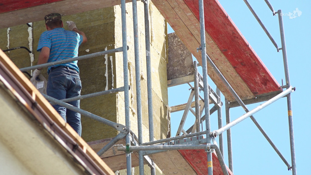 Radoszyce: Kompleks szkolnych budynków przechodzi olbrzymią modernizację [wideo, zdjęcia]