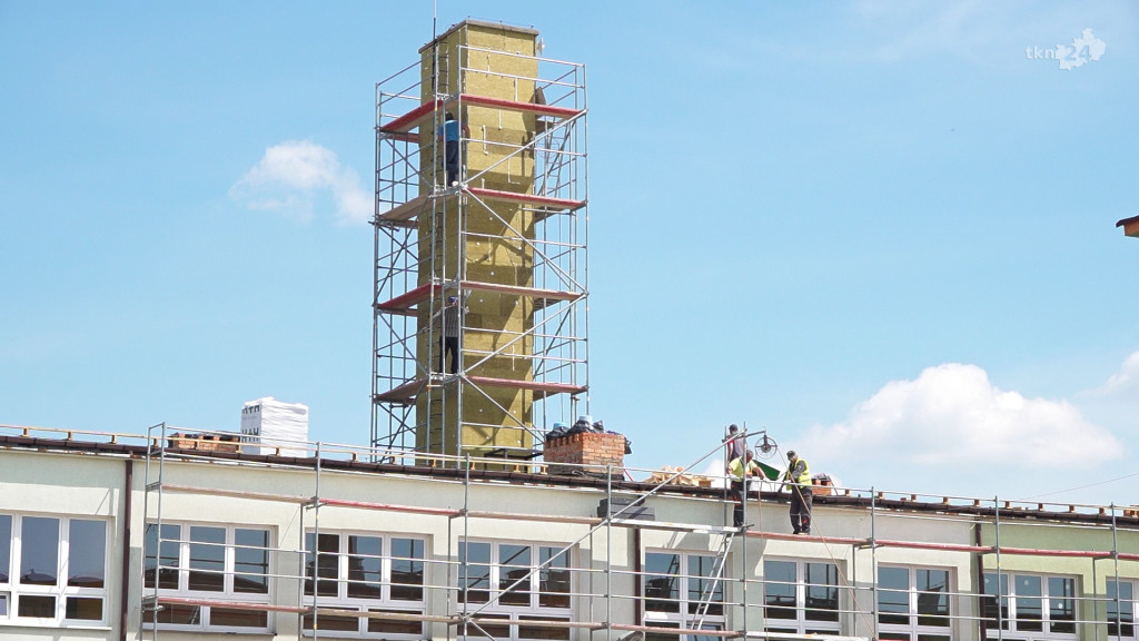 Radoszyce: Kompleks szkolnych budynków przechodzi olbrzymią modernizację [wideo, zdjęcia]