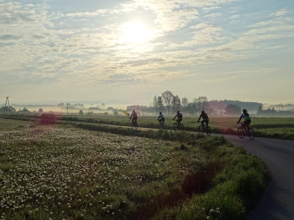 Stukilometrowa sztafeta z okazji setnych urodzin Jana Pawła II. Wyjechała z Kozowa [wideo, fotogaleria]