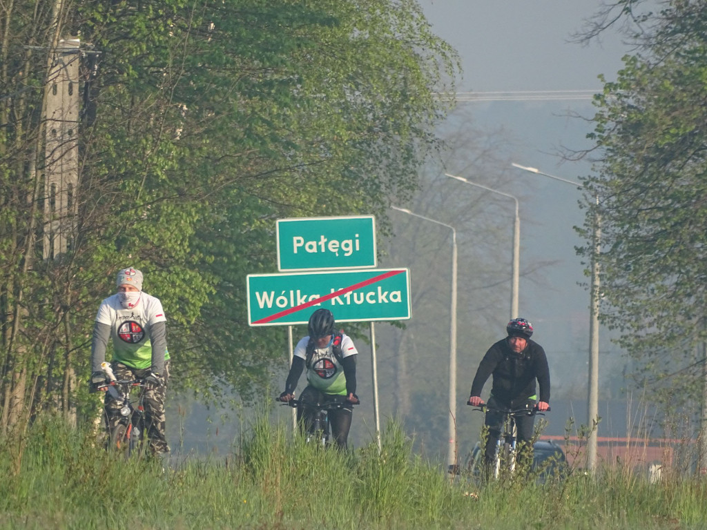Stukilometrowa sztafeta z okazji setnych urodzin Jana Pawła II. Wyjechała z Kozowa [wideo, fotogaleria]