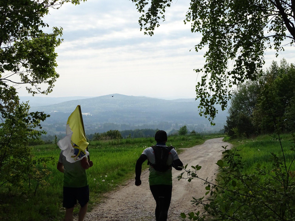 Stukilometrowa sztafeta z okazji setnych urodzin Jana Pawła II. Wyjechała z Kozowa [wideo, fotogaleria]