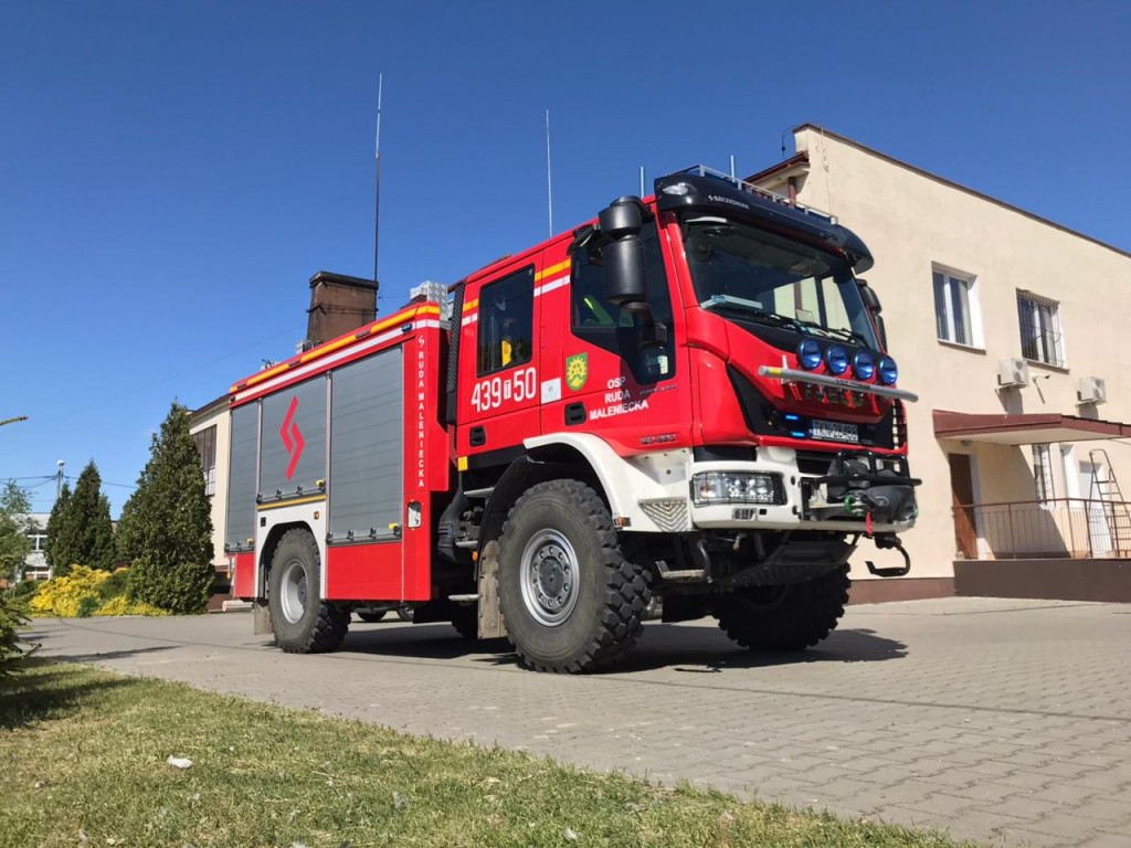 Pracownicy zatrzaśnięci w Urzędzie Gminy Ruda Maleniecka [zdjęcia]