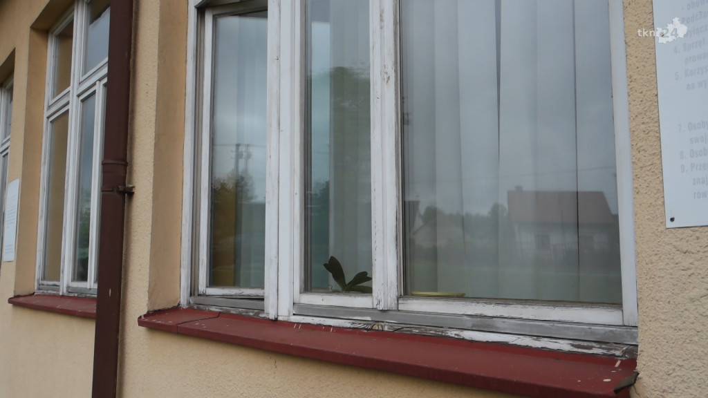 Szkoła i remiza w Czermnie przechodzą właśnie wielką przemianę [wideo, zdjęcia]
