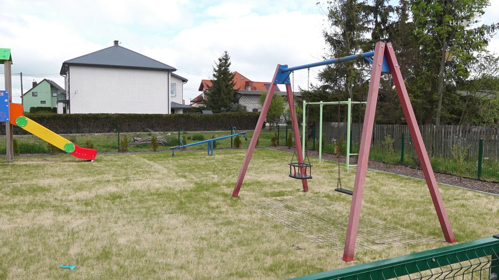 Plac zabaw w Starym Dziebałtowie po kolejnym etapie modernizacji! [wideo, zdjęcia]